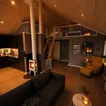 Modern In Malangen *