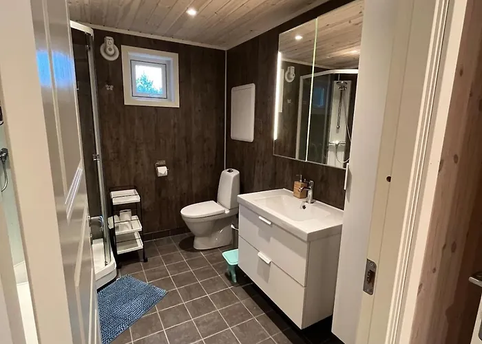 Modern In Malangen Tatil Evi